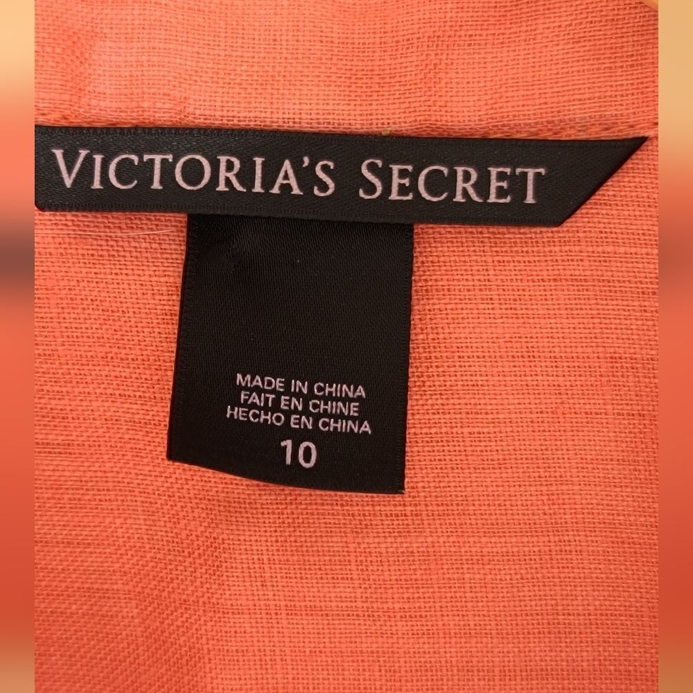 Victoria Secret - Picture 3 of 3